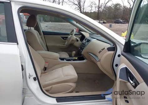 2013 Nissan Altima 2.5 S z USA, uszkodzony, nr VIN 1N4AL3AP5DN560586